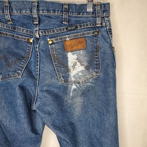 Mens Distressed Wranglers size 30x34